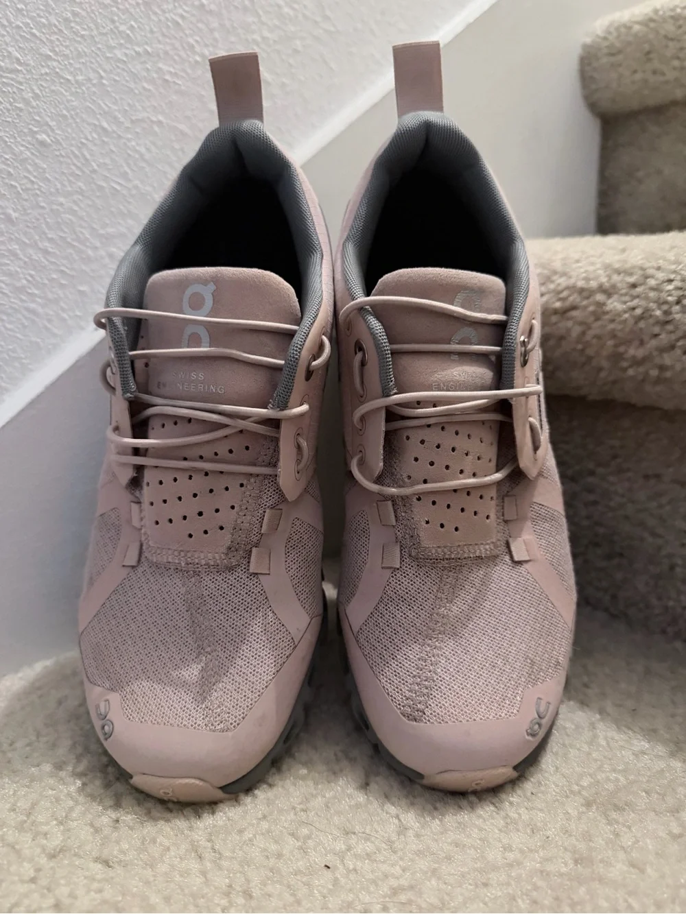 On Cloud Women’s Waterproof Sneakers  Shoes, pink Rose Lunar- size 6 clean